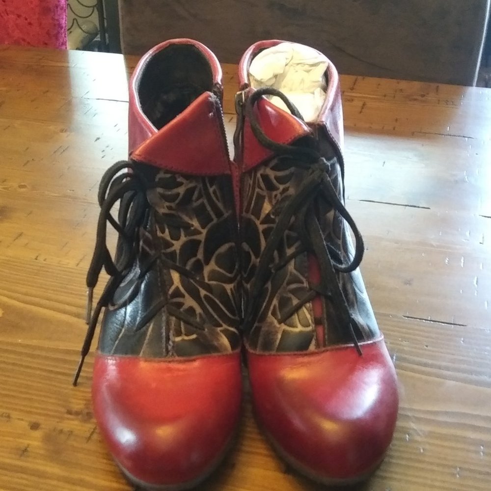 L'Artiste By Spring Step Leather Lace-Up Booties - Picture 3 of 3